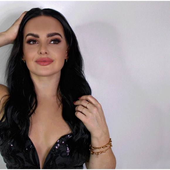 Meet your Posher, Mackenzie - Picture 1 of 1